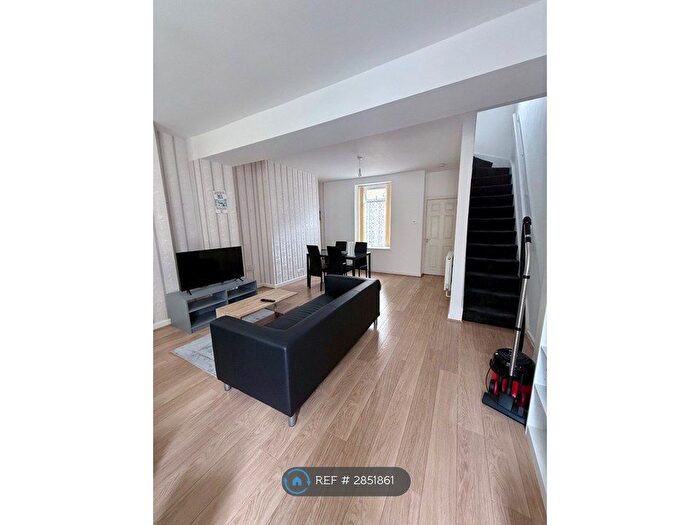 2 Bedroom Terraced House To Rent In Oxford Street, Swansea, SA1