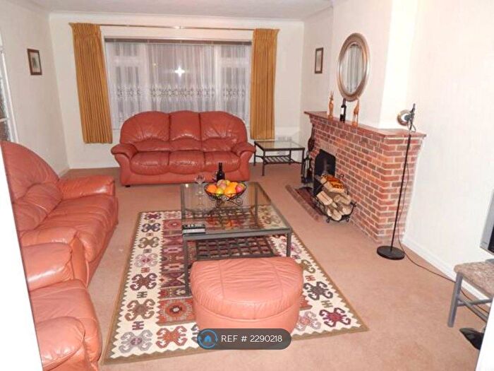 3 Bedroom Semi-Detached House To Rent In Eltham College, Bromley, SE9