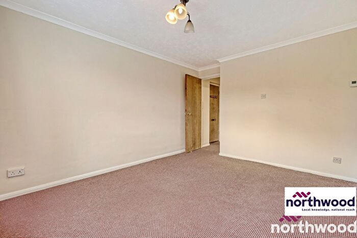 1 Bedroom Flat To Rent In Bounderby Grove, Chelmsford, CM1