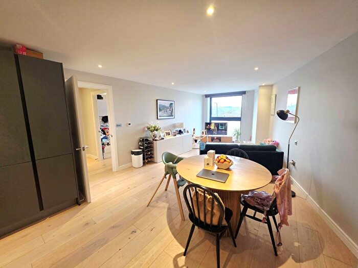 2 Bedroom Flat To Rent In Homestead Heights, Tottenham Lane, Crouch End, N8