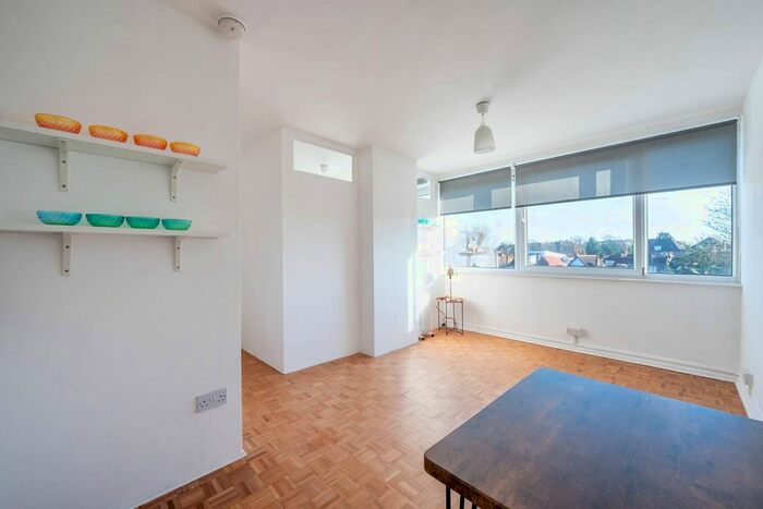 1 Bedroom Flat To Rent In Kersfield Road, Putney, London SW15