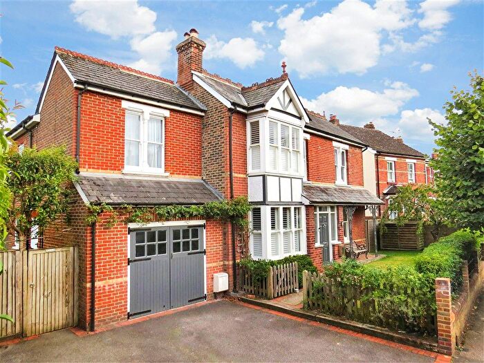 4 Bedroom Detached House For Sale In St. Mary's Road, Tonbridge, Kent, TN9