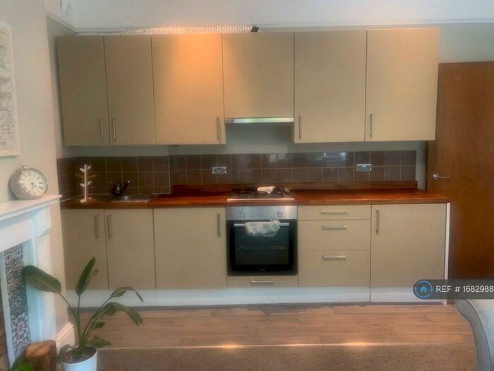 1 Bedroom Flat To Rent In Park Avenue, Hull, HU5