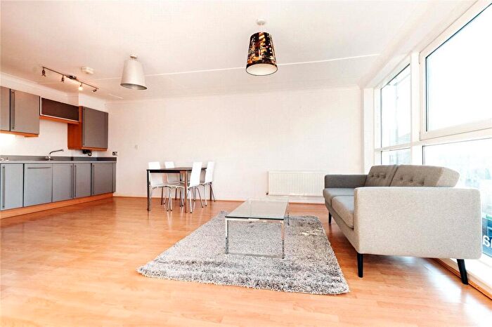 1 Bedroom Apartment To Rent In Kingsland Road, Hoxton, London, E2