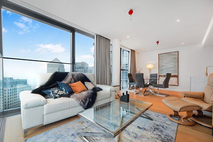 2 Bedroom Flat To Rent In Hampton Tower, Marsh Wall, E14