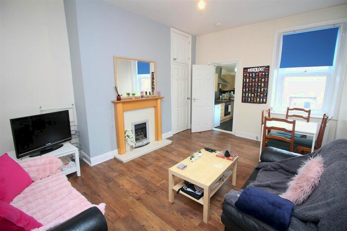 3 Bedroom Flat To Rent In Doncaster Road, Sandyford, Newcastle Upon Tyne, NE2