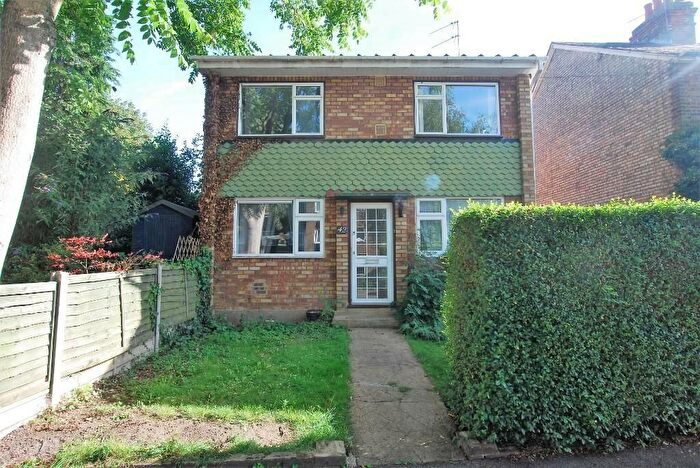 2 Bedroom Flat To Rent In Thornton Road, Potters Bar, EN6