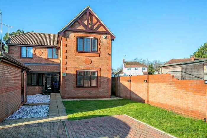 5 Bedroom Detached House To Rent In Tudor Manor Gardens, Watford, WD25