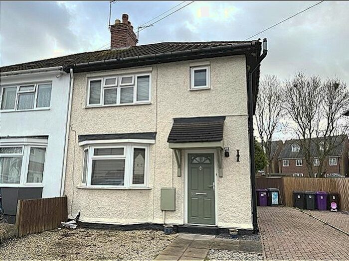 3 Bedroom Semi-Detached House To Rent In Woodland Av, Tettenhall Wood, Wolverhampton, WV6
