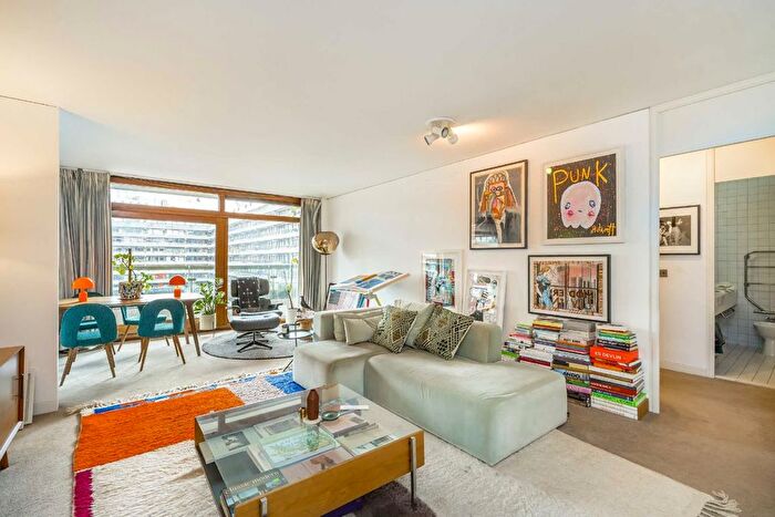 1 Bedroom Flat For Sale In Barbican, Gilbert House, Barbican, EC2Y