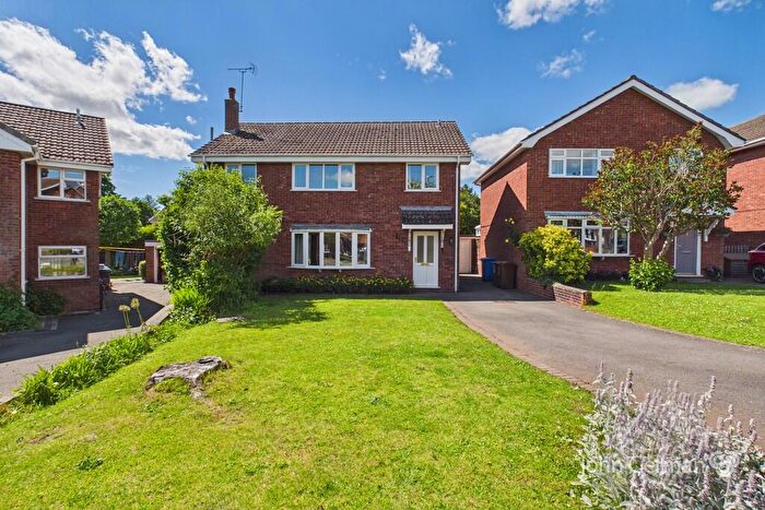 4 Bedroom Detached House For Sale In Thornhill Close, Barton Under Needwood, DE13