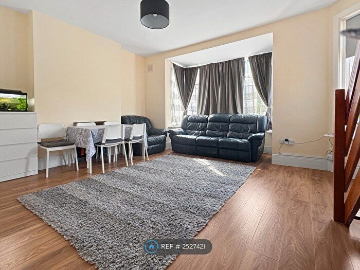 3 Bedroom Flat To Rent In Spencer Road, Harrow, HA3