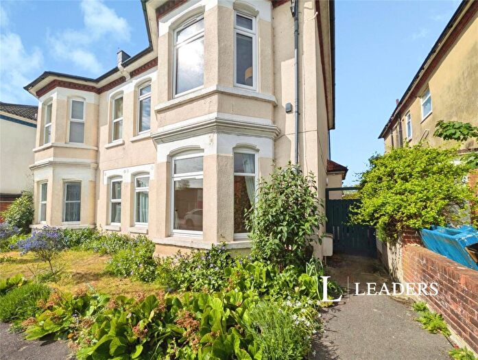 1 Bedroom Apartment For Sale In Westridge Road, Southampton, Hampshire, SO17