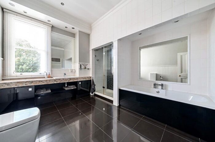 5 Bedroom Detached House For Sale In St Leonards Road, Ealing, W13