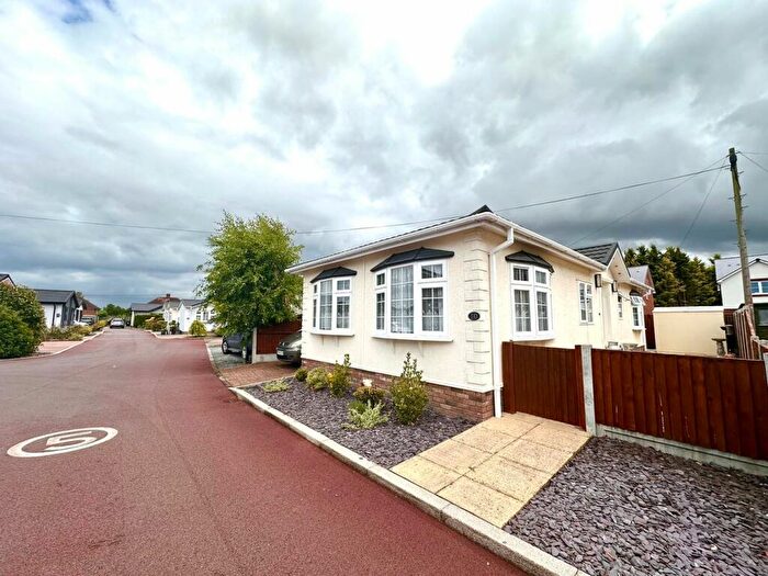 2 Bedroom Park Home For Sale In Appleacre Park, Fowlmere, Royston, SG8