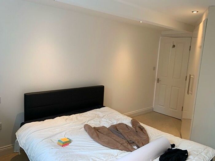 2 Bedroom Flat To Rent In Churchpath, London, W4
