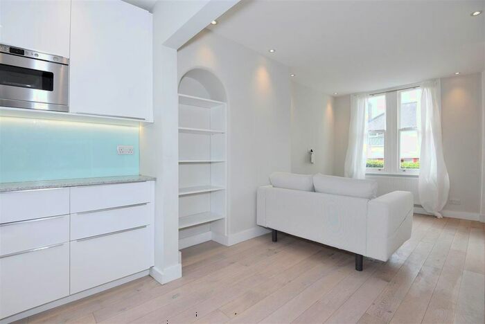2 Bedroom Terraced House To Rent In Derinton Road, London, SW17