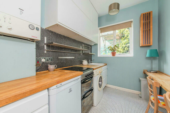 1 Bedroom Flat To Rent In Wadeson Street, Bethnal Green, E2