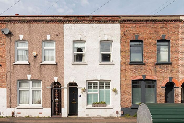 2 Bedroom Property For Sale In Primrose Road, Leyton, E10