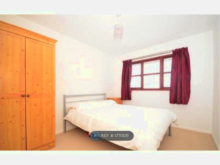 1 Bedroom Flat To Rent In Winston Close, Greenhithe, DA9