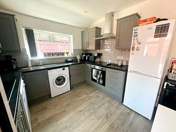 3 Bedroom Bungalow To Rent In Water Lane, Totton, Southampton, SO40