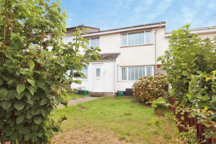 3 Bedroom Terraced House For Sale In Redbrink Crescent, Barry, CF62