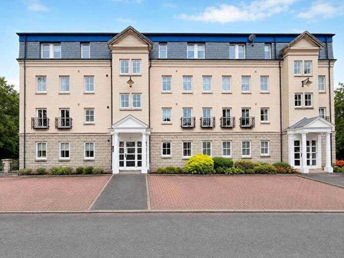 2 Bedroom Flat To Rent In South Inch Court Perth, PH2