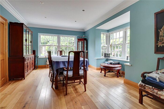 4 Bedroom Detached House For Sale In Spring Road, Harpenden, Hertfordshire, AL5