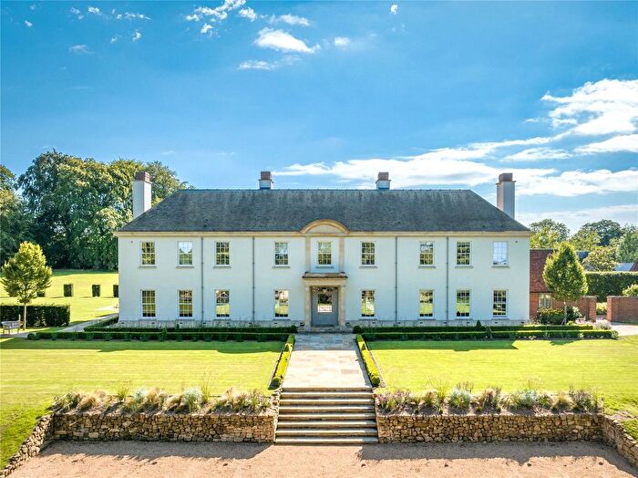 7 Bedroom Detached House To Rent In Swaines Hill, Alton, GU34