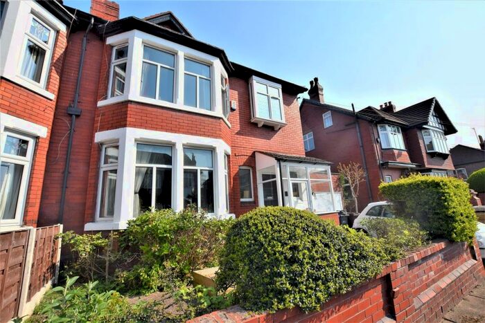 4 Bedroom Semi-Detached House To Rent In Sandileigh Avenue, Manchester, M20