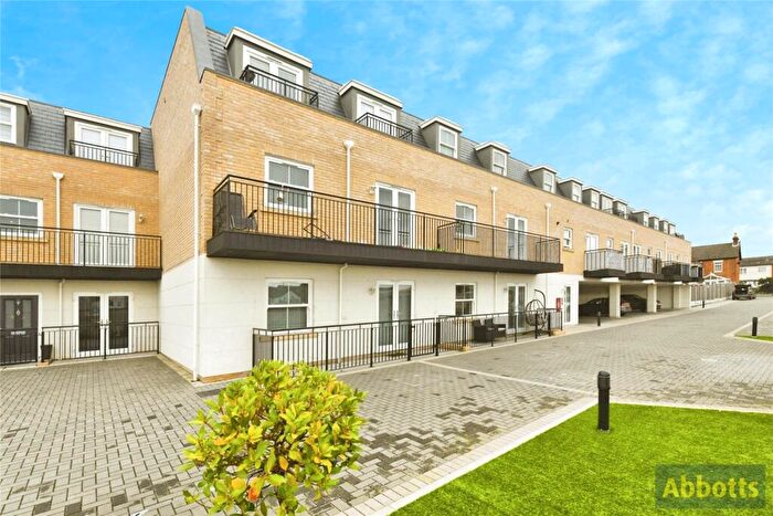 1 Bedroom Flat For Sale In Kents Hill Road, Benfleet, Essex, SS7