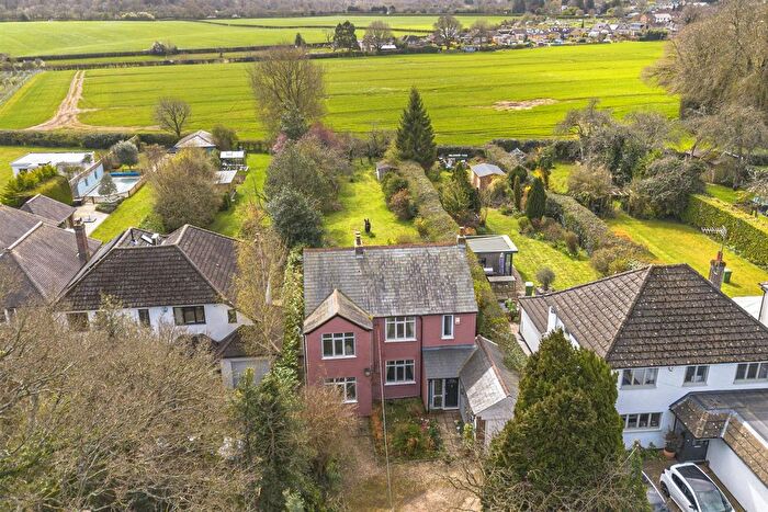 4 Bedroom Detached House For Sale In Sheepcote Dell Road, Holmer Green, HP15