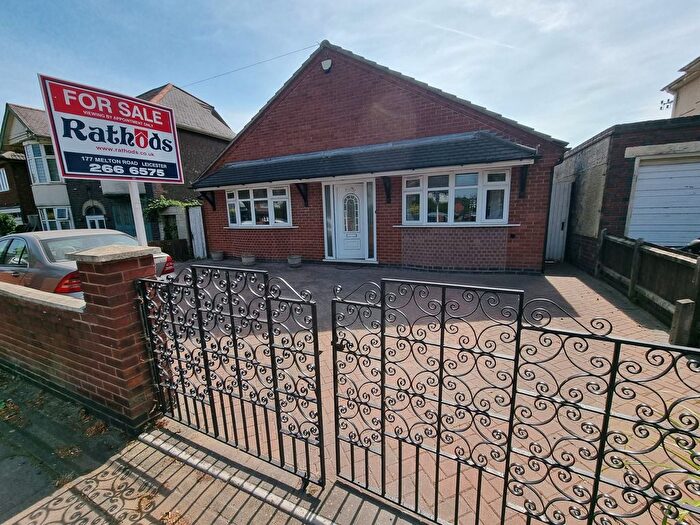 3 Bedroom Bungalow For Sale In Narborough Road, Leicester, LE3