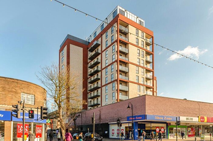 3 Bedroom Flat To Rent In Blagdon Road, New Malden, KT3