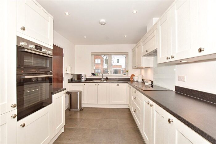 4 Bedroom Detached House For Sale In Bermuda Road, Whitstable, Kent, CT5