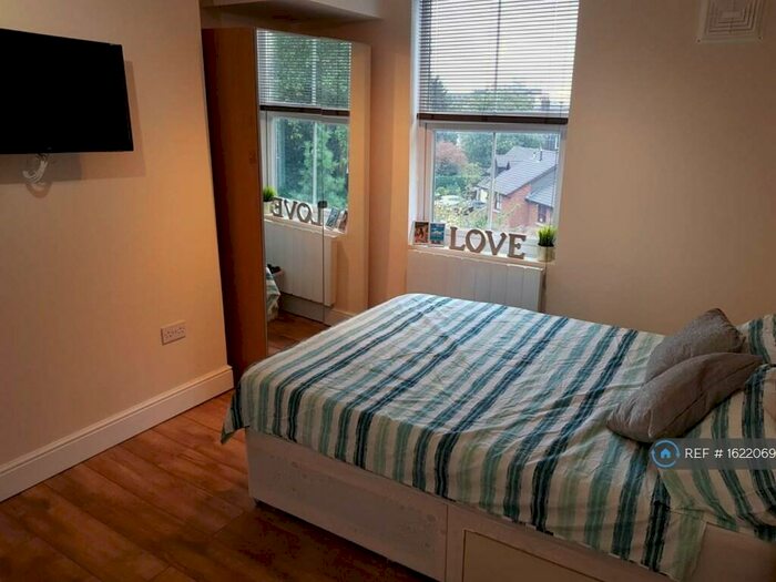 Studio To Rent In London, London, N7