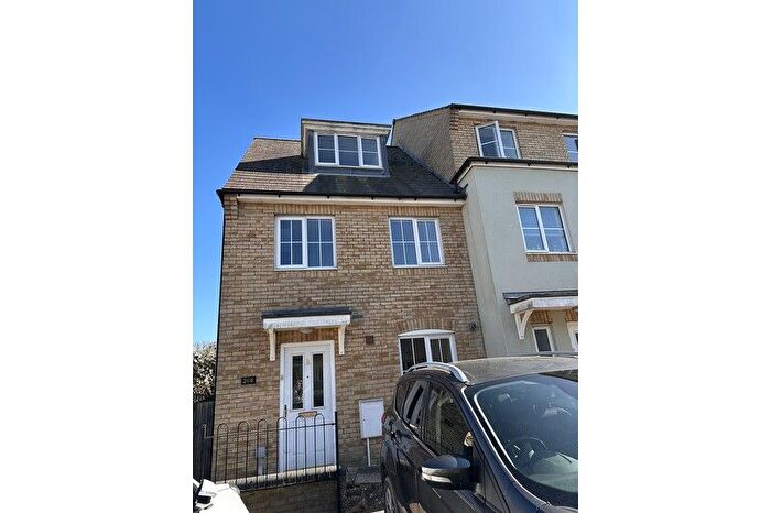 3 Bedroom End Of Terrace House To Rent In Wellbrook Way, Girton, Cambridge, CB3