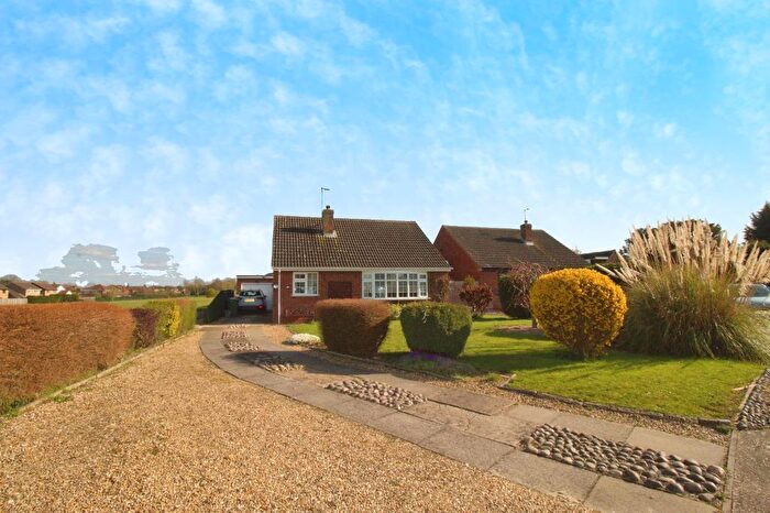 3 Bedroom Chalet For Sale In Borrowdale Close, Gunthorpe, Peterborough, PE4