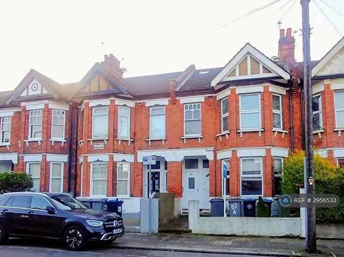 4 Bedroom Maisonette To Rent In Temple Road, London, NW2