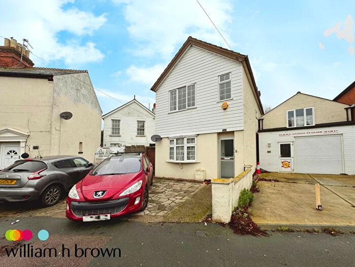 2 Bedroom Property To Rent In Alton Park Road, Clacton-On-Sea, CO15