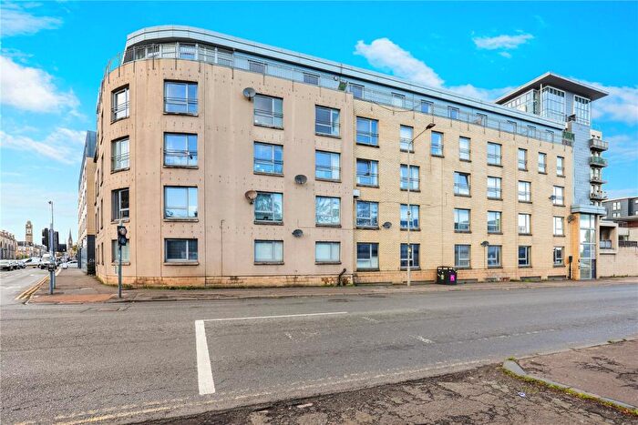 3 Bedroom Flat For Sale In Barrland Street, Pollokshields, Glasgow, G41