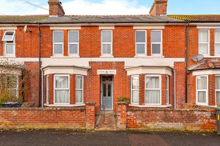 4 Bedroom Flat For Sale In Mengham Avenue, Hayling Island, PO11