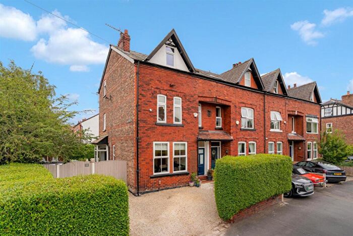 5 Bedroom End Of Terrace House For Sale In Barkers Lane, Sale, M33