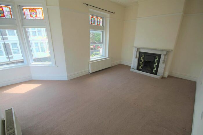 2 Bedroom Detached House To Rent In South Road, Kingswood, Bristol, BS15