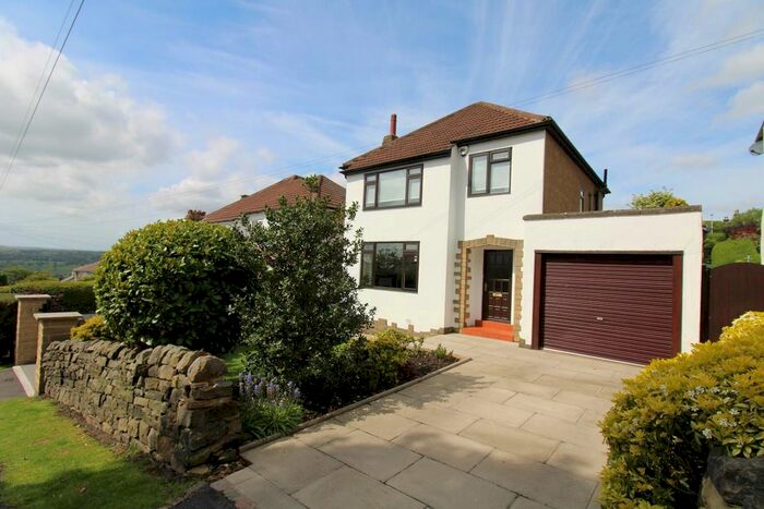 3 Bedroom Detached House For Sale In Carr Lane, Rawdon, Leeds, LS19