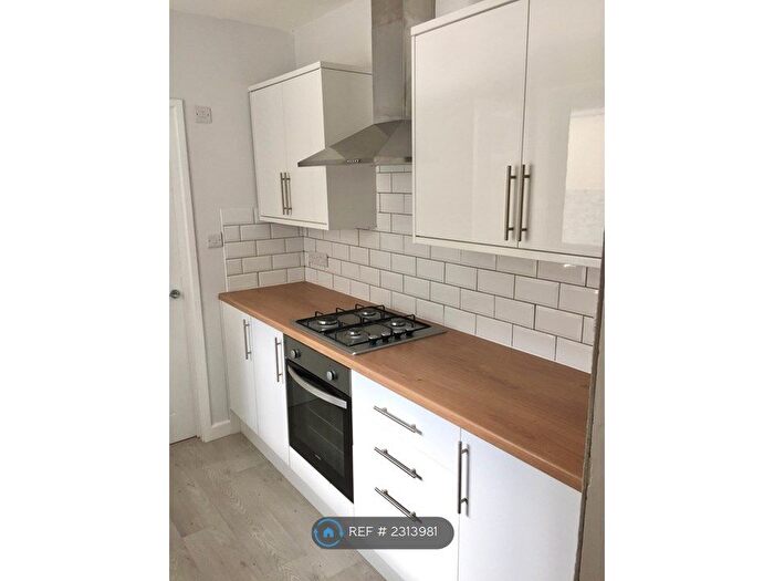 3 Bedroom Terraced House To Rent In Talbot Road, Southsea, PO4