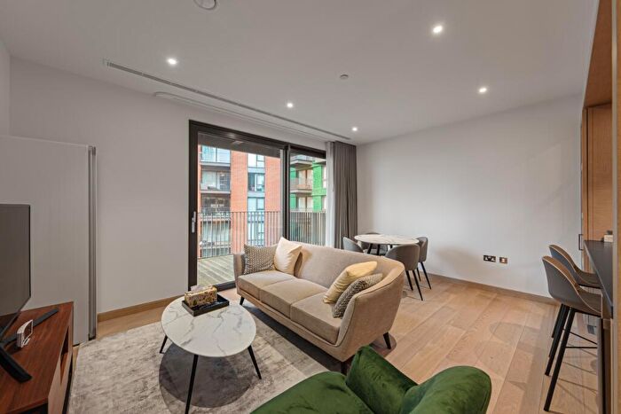2 Bedroom Flat For Sale In Viaduct Gardens London, SW11