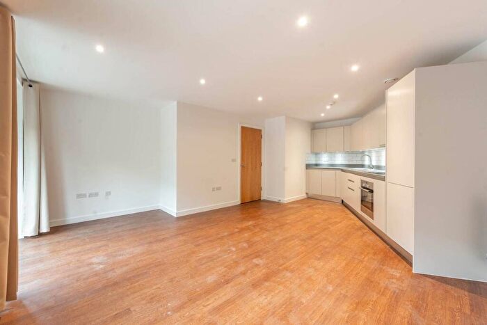 1 Bedroom Flat To Rent In Howard Road, Stanmore, HA7