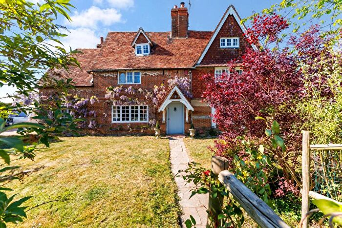 5 Bedroom Detached House For Sale In World's End, Newbury, RG20