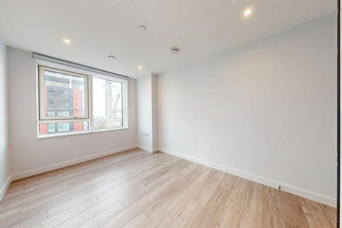 2 Bedroom Apartment To Rent In Park Central East, SE17